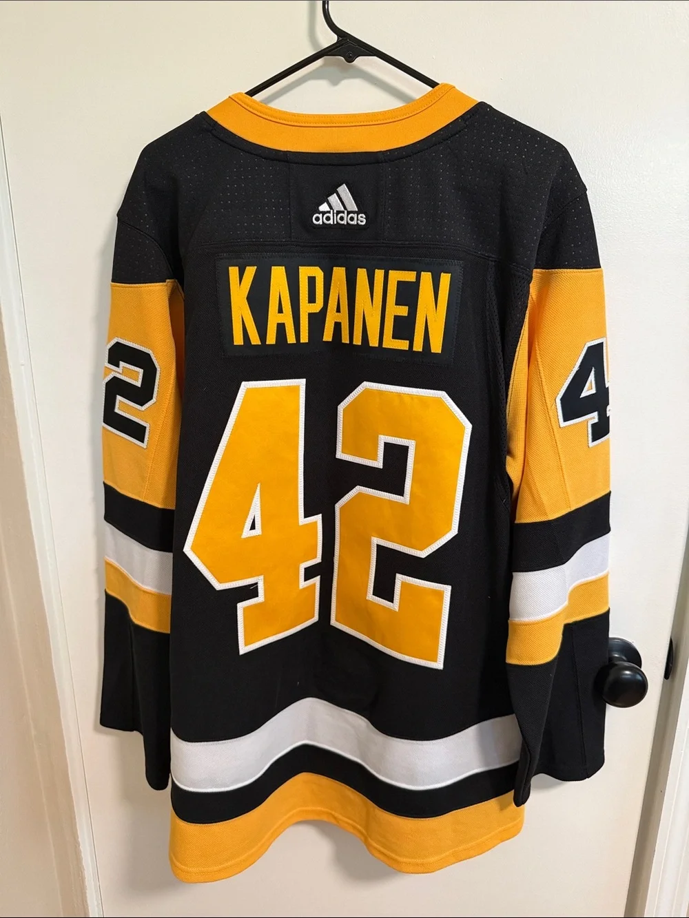 Pittsburgh Penguins #24 Kapanen Black & Gold Hockey Jersey